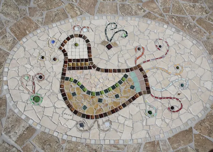 La Pavoncella Nyaraló *